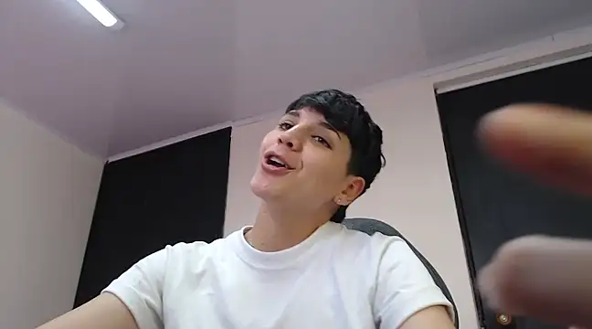 Snapshot of bad_giirl_ chatting on January 13, 2025, 6:49 pm bad giirl online show from January 13, 2025, 6:49 pm