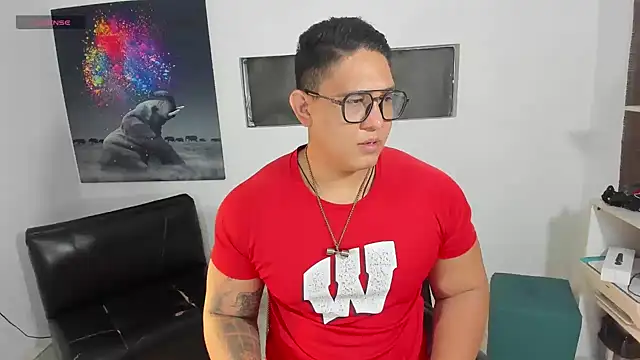 Snapshot of Colton_Massif chatting on February 19, 2025, 2:23 am Colton Massif online show from February 19, 2025, 2:23 am