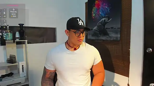 Snapshot of Colton_Massif chatting on January 5, 2025, 6:56 am Colton Massif online show from January 5, 2025, 6:56 am