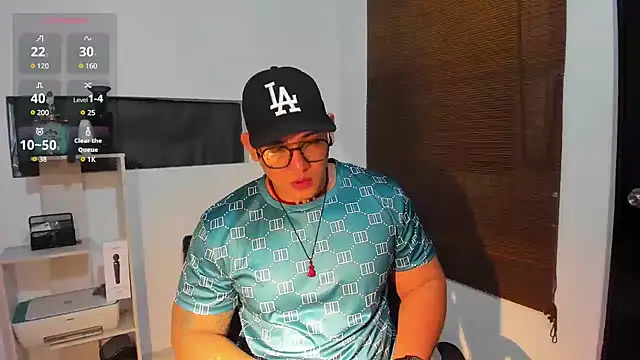 Snapshot of Colton_Massif chatting on January 12, 2025, 7:32 am Colton Massif online show from January 12, 2025, 7:32 am