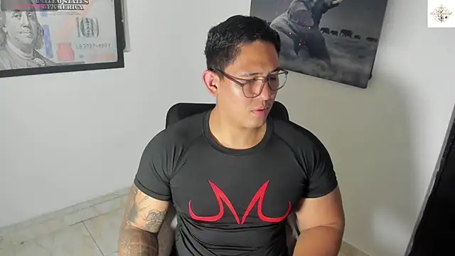 Snapshot of Colton_Massif chatting on November 4, 2025, 1:53 am Colton Massif online show from November 4, 2025, 1:53 am