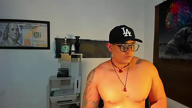 Snapshot of Colton_Massif chatting on January 15, 2025, 12:36 pm Colton Massif online show from January 15, 2025, 12:36 pm