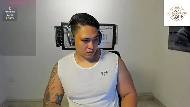 Snapshot of Colton_Massif chatting on November 27, 2025, 1:39 am Colton Massif online show from November 27, 2025, 1:39 am