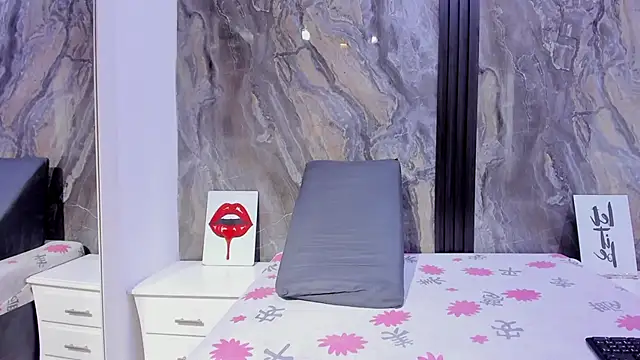 HellenJohansson online show from October 18, 2025, 7:16 pm