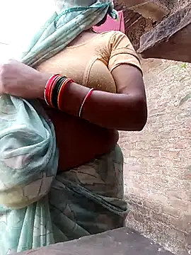 Snapshot of Lattika-Bhabhi chatting on November 17, 2025, 8:18 am Lattika-Bhabhi online show from November 17, 2025, 8:18 am