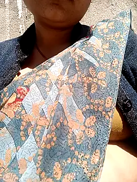 Snapshot of Lattika-Bhabhi chatting on February 13, 2025, 6:09 am Lattika-Bhabhi online show from February 13, 2025, 6:09 am