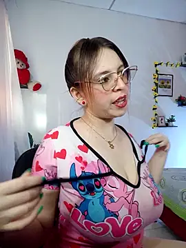 Snapshot of lorenitabella chatting on February 4, 2026, 8:48 pm lorenitabella online show from February 4, 2026, 8:48 pm