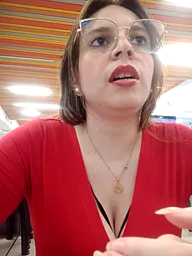 Snapshot of lorenitabella chatting on April 29, 2026, 9:21 pm lorenitabella online show from April 29, 2026, 9:21 pm
