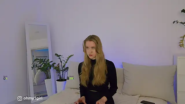 Snapshot of Fallinlove1 chatting on February 25, 2026, 3:34 pm Fallinlove1 online show from February 25, 2026, 3:34 pm