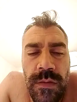 Snapshot of kevgir08 chatting on July 7, 2026, 6:33 pm kevgir08 online show from July 7, 2026, 6:33 pm