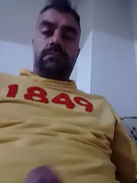 Snapshot of kevgir08 chatting on May 19, 2026, 9:44 pm kevgir08 online show from May 19, 2026, 9:44 pm