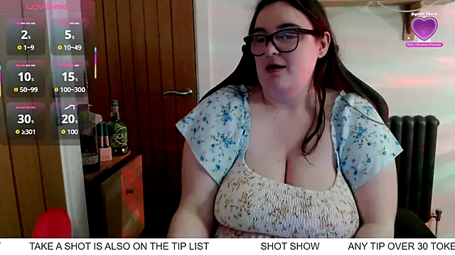 Rebecca Summer online show from April 12, 2026, 10:46 pm