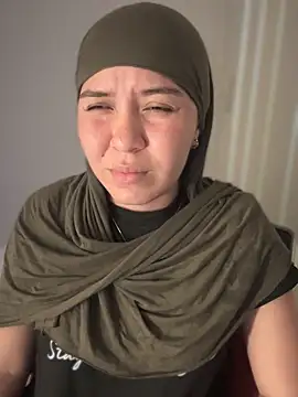 MatchedEyebrow online show from November 18, 2025, 10:13 pm