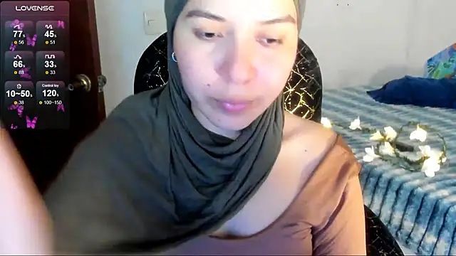 Snapshot of MatchedEyebrow chatting on May 30, 2026, 9:42 pm MatchedEyebrow online show from May 30, 2026, 9:42 pm