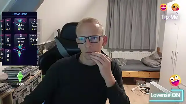 sexmenlion online show from October 4, 2025, 9:05 pm