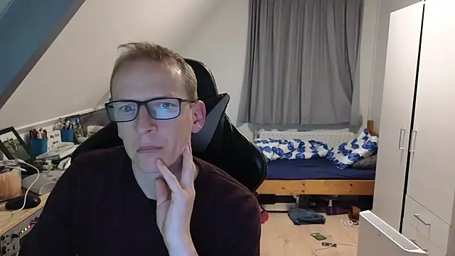 sexmenlion online show from March 22, 2025, 10:15 pm