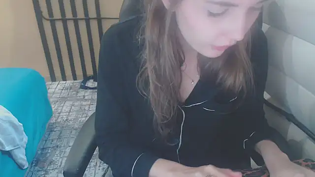 Snapshot of Laco-cO chatting on November 2, 2025, 1:05 pm Laco-cO online show from November 2, 2025, 1:05 pm