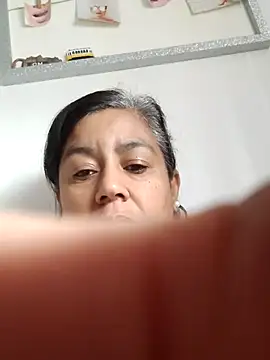 Snapshot of Molly_newman6 chatting on October 26, 2025, 9:53 am Molly newman6 online show from October 26, 2025, 9:53 am