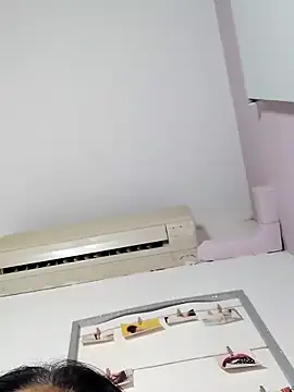 Snapshot of Molly_newman6 chatting on November 20, 2025, 5:35 pm Molly newman6 online show from November 20, 2025, 5:35 pm