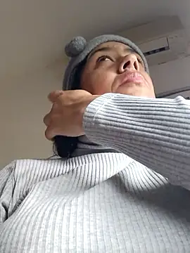 Snapshot of Molly_newman6 chatting on January 10, 2026, 12:22 pm Molly newman6 online show from January 10, 2026, 12:22 pm