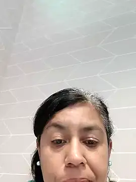 Snapshot of Molly_newman6 chatting on October 14, 2025, 3:01 pm Molly newman6 online show from October 14, 2025, 3:01 pm