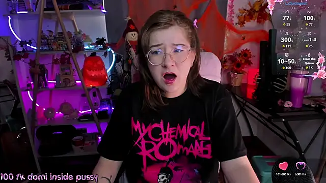 Snapshot of HunnyyLove chatting on October 12, 2025, 3:24 pm HunnyyLove online show from October 12, 2025, 3:24 pm