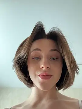 Camilla Railian online show from April 14, 2026, 5:56 am