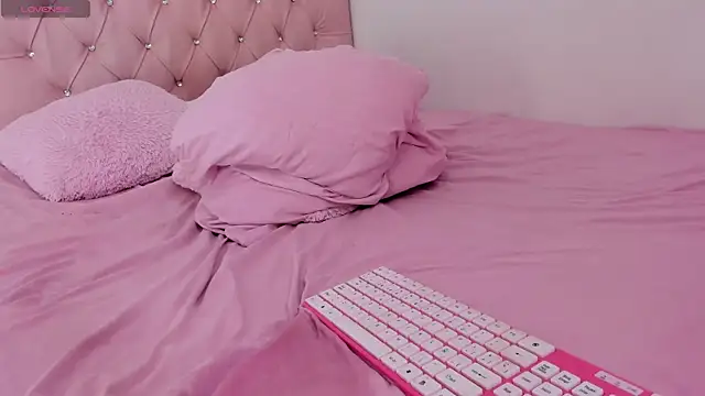 Snapshot of sofiaa_snoww chatting on March 2, 2025, 9:52 pm sofiaa snoww online show from March 2, 2025, 9:52 pm