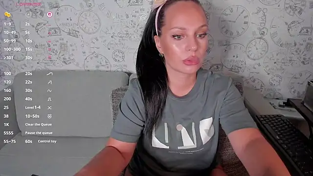 LondonBadGirl online show from September 16, 2025, 8:43 pm