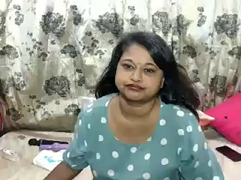 Snapshot of indian_glitter chatting on October 23, 2025, 8:40 pm indian glitter online show from October 23, 2025, 8:40 pm