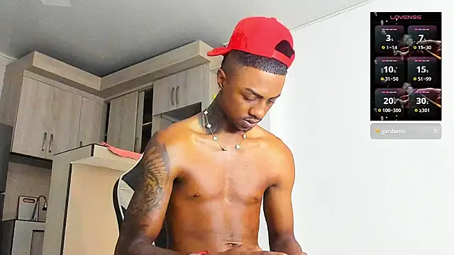 Snapshot of YeremiBrowm chatting on October 30, 2025, 8:50 pm YeremiBrowm online show from October 30, 2025, 8:50 pm