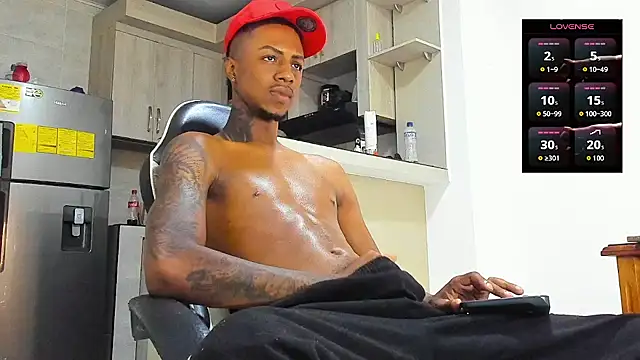 Snapshot of YeremiBrowm chatting on November 19, 2025, 4:40 pm YeremiBrowm online show from November 19, 2025, 4:40 pm