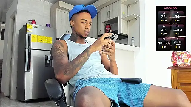 Snapshot of YeremiBrowm chatting on November 28, 2025, 7:58 pm YeremiBrowm online show from November 28, 2025, 7:58 pm