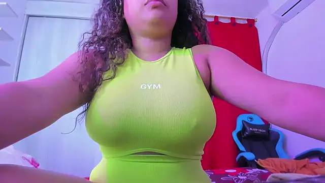 Lunastar02 online show from November 28, 2025, 2:17 pm