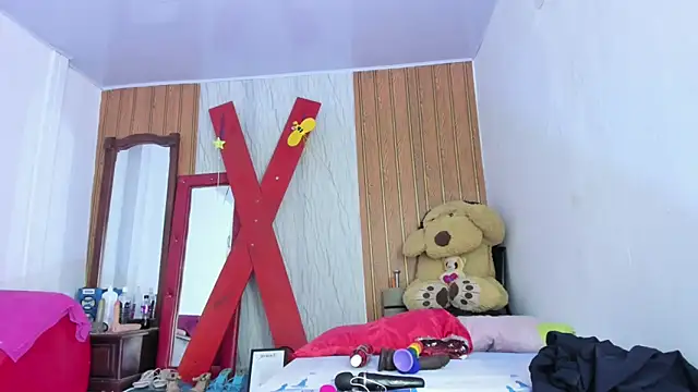 Lunastar02 online show from April 20, 2026, 1:56 pm