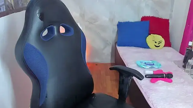 Lunastar02 online show from March 14, 2026, 4:24 pm