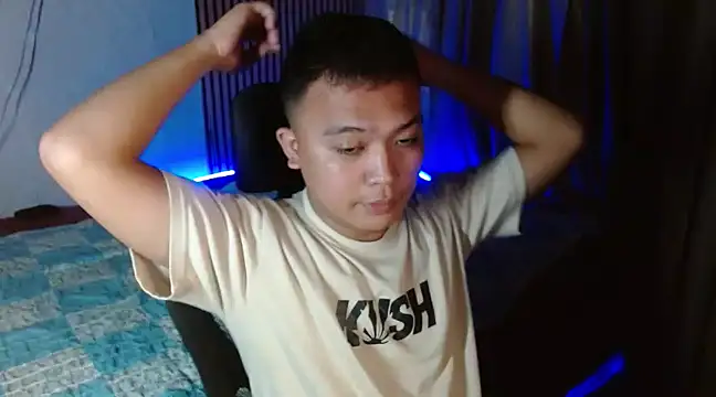 Snapshot of xsweetasian69x chatting on January 13, 2025, 5:02 pm xsweetasian69x online show from January 13, 2025, 5:02 pm