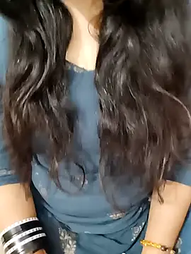 Snapshot of Diya_143 chatting on March 16, 2025, 11:04 pm Diya 143 online show from March 16, 2025, 11:04 pm