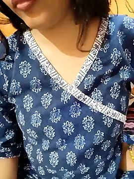 Snapshot of Diya_143 chatting on March 21, 2025, 7:02 pm Diya 143 online show from March 21, 2025, 7:02 pm