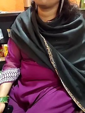 Snapshot of Diya_143 chatting on December 23, 2025, 8:24 am Diya 143 online show from December 23, 2025, 8:24 am