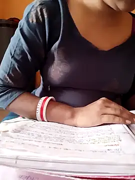 Snapshot of Diya_143 chatting on September 12, 2025, 5:29 am Diya 143 online show from September 12, 2025, 5:29 am