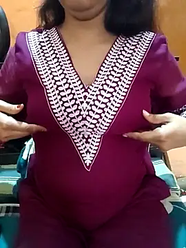 Snapshot of Diya_143 chatting on February 28, 2026, 7:19 am Diya 143 online show from February 28, 2026, 7:19 am