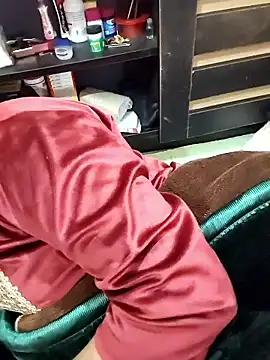 Snapshot of Diya_143 chatting on January 5, 2026, 5:27 pm Diya 143 online show from January 5, 2026, 5:27 pm