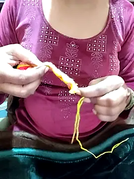 Snapshot of Diya_143 chatting on January 6, 2026, 5:39 pm Diya 143 online show from January 6, 2026, 5:39 pm