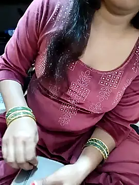 Snapshot of Diya_143 chatting on November 13, 2025, 6:50 am Diya 143 online show from November 13, 2025, 6:50 am