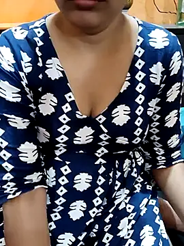 Snapshot of Diya_143 chatting on December 3, 2025, 6:51 pm Diya 143 online show from December 3, 2025, 6:51 pm