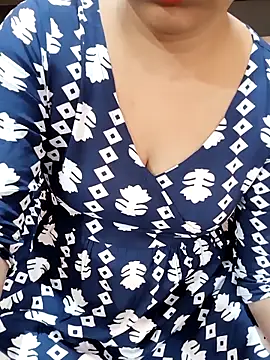 Snapshot of Diya_143 chatting on November 22, 2025, 5:50 am Diya 143 online show from November 22, 2025, 5:50 am