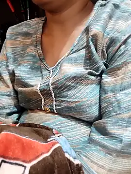 Snapshot of Diya_143 chatting on November 25, 2025, 8:03 am Diya 143 online show from November 25, 2025, 8:03 am