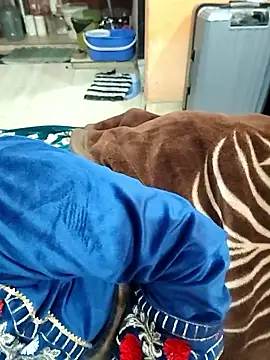 Snapshot of Diya_143 chatting on February 14, 2026, 8:09 pm Diya 143 online show from February 14, 2026, 8:09 pm