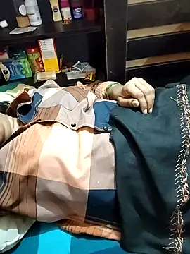 Snapshot of Diya_143 chatting on December 22, 2025, 6:41 pm Diya 143 online show from December 22, 2025, 6:41 pm